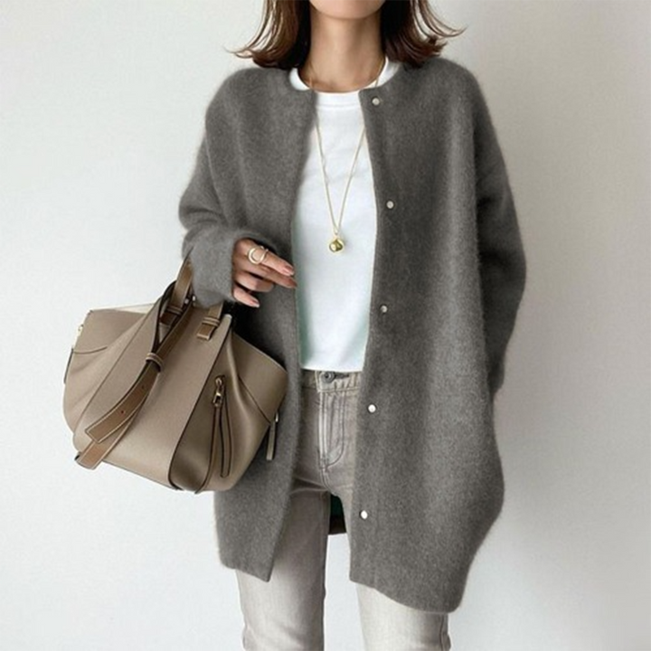 Amandine – Refined Layering Cardigan
