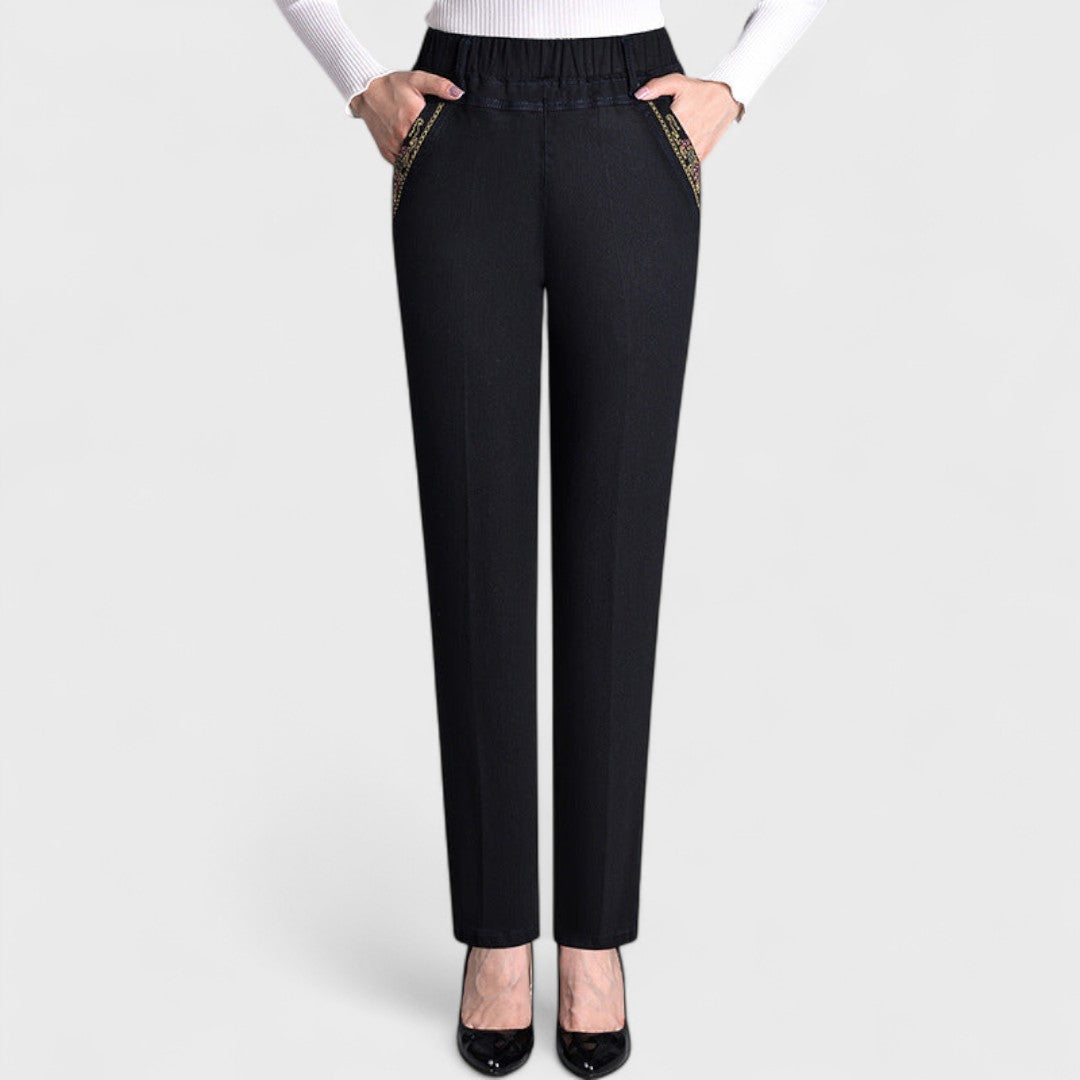 Ava – Women's Jeans with Side Pockets and Elastic Waist