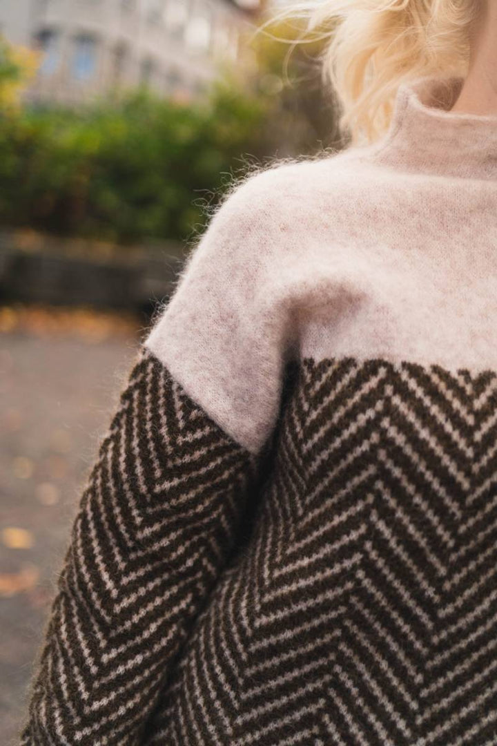 Adelie – Premium Turtleneck